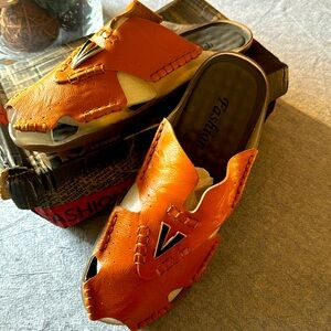 MENS Fashion Vitton sandals Size 9 (Fake)